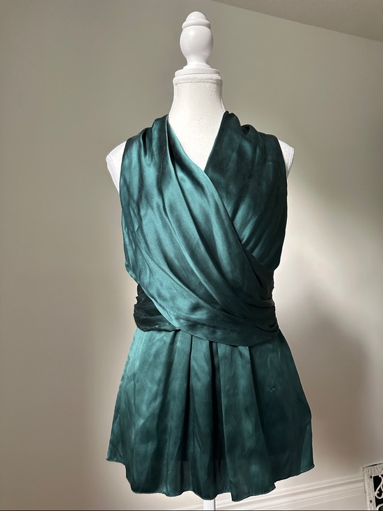 Banana Republic Tops - BANANA REPUBLIC 100% Silk Emerald Faux Wrap Drape Preppy Satin Blouse Sz 8